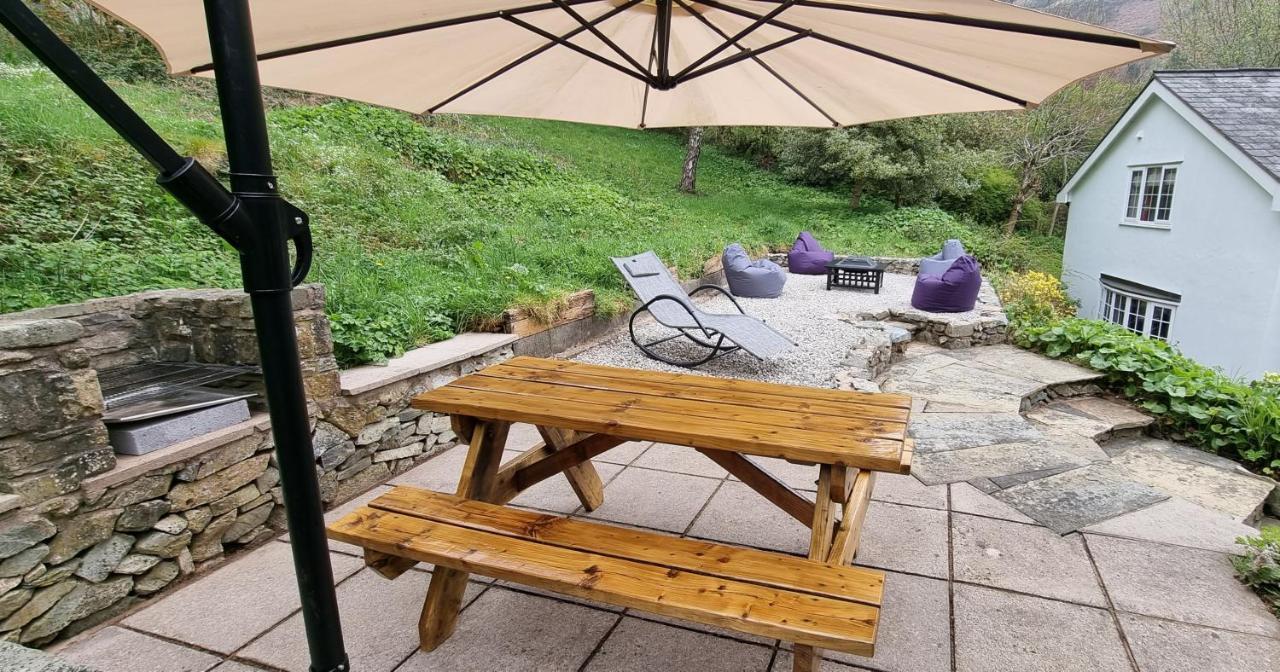 Modern And Spacious 2 Bedroom Apartment With Free Parking Llansantffraid Llansantffraid Glyn Ceiriog Esterno foto
