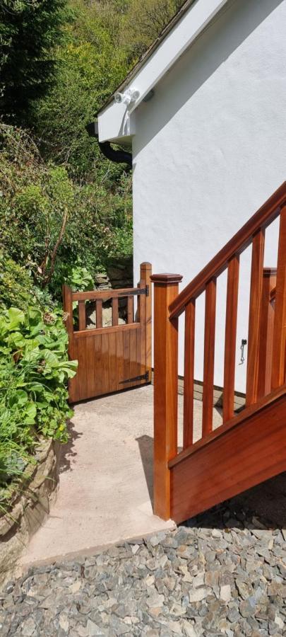 Modern And Spacious 2 Bedroom Apartment With Free Parking Llansantffraid Llansantffraid Glyn Ceiriog Esterno foto