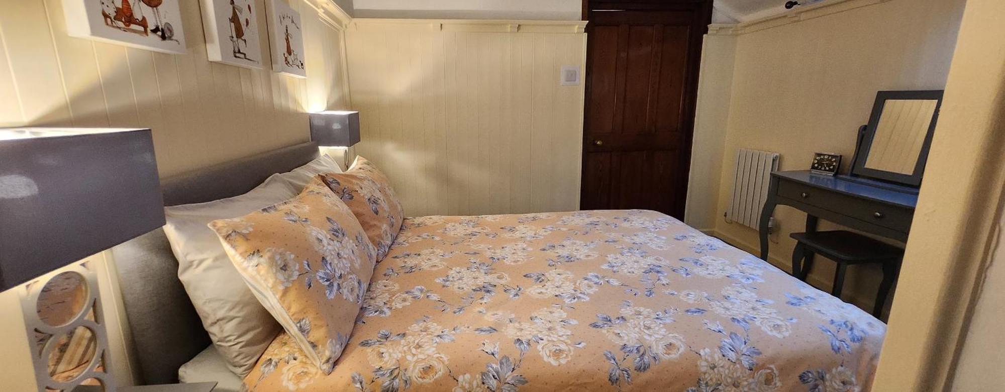 Modern And Spacious 2 Bedroom Apartment With Free Parking Llansantffraid Llansantffraid Glyn Ceiriog Esterno foto